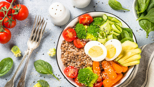 [alt=栄養素の高い食材を使用した料理。食に関わる仕事のイメージ。]

