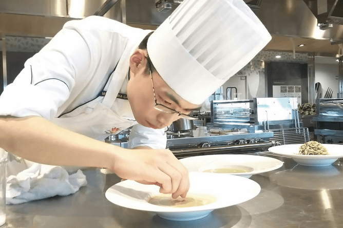 【日　本　初】<br>調理＋αの学びを展開。